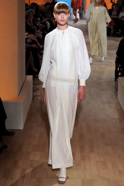 Look 9